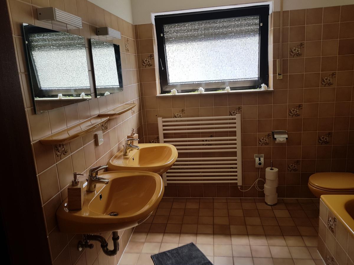 Gaestehaus Windheim คาร์ลสรูเฮอ ภายนอก รูปภาพ